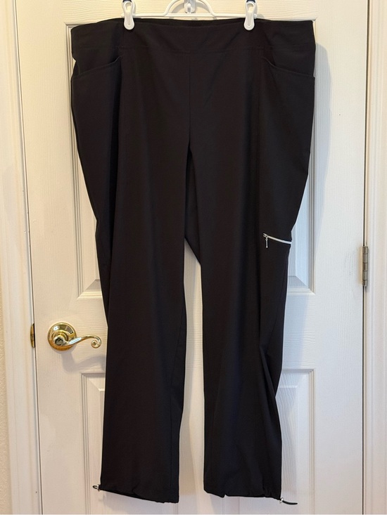 Zenergy by Chico's Pants - Chico’s size 4T Black Straight-Leg Active Joggers with Zip Pocket